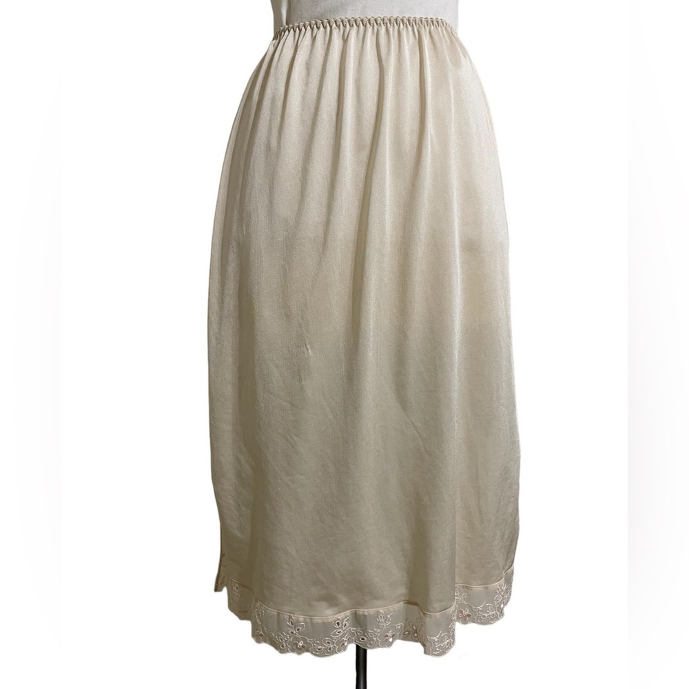 Vintage Women’s Cream Lace Trimmed Midi Half Slip Lingerie Foundation - Picture 3 of 11